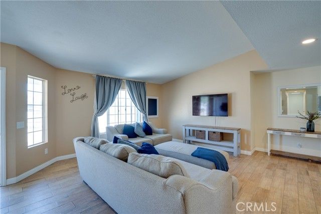 18825 Mariposa Avenue, Riverside, CA 92508