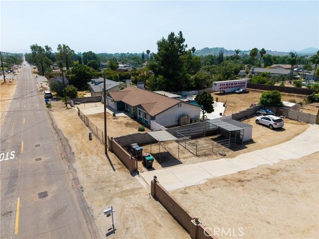 18825 Mariposa Avenue, Riverside, CA 92508