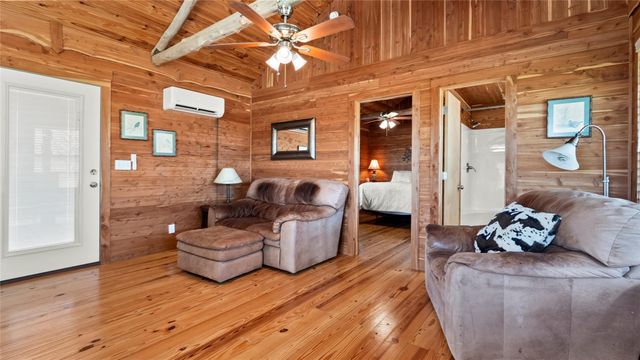 948 Upper Elgin River RD, Elgin, TX 78621