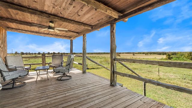 948 Upper Elgin River RD, Elgin, TX 78621