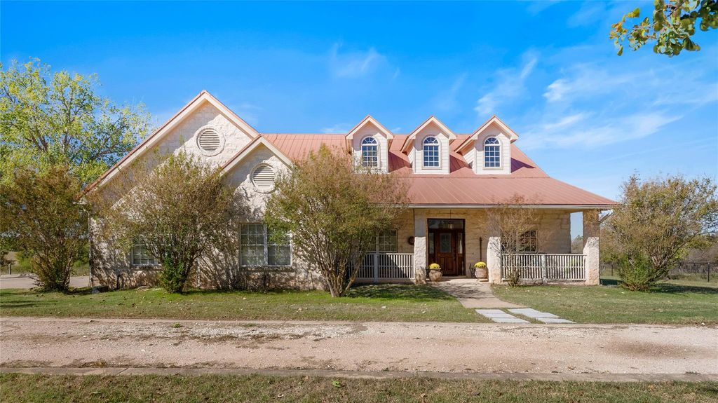 948 Upper Elgin River RD, Elgin, TX 78621