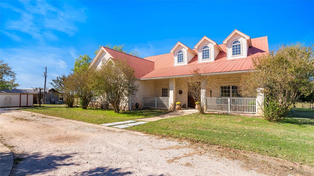948 Upper Elgin River RD, Elgin, TX 78621