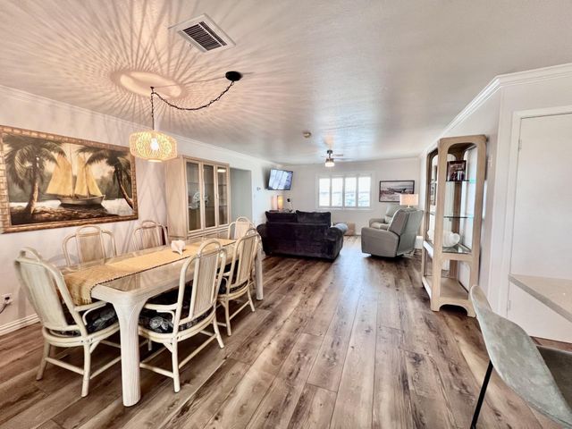 550 Pompano Street, Bayou Vista, TX 77563