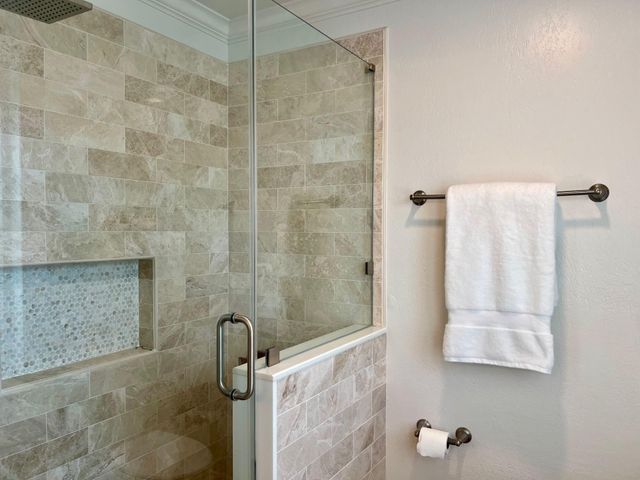 550 Pompano Street, Bayou Vista, TX 77563