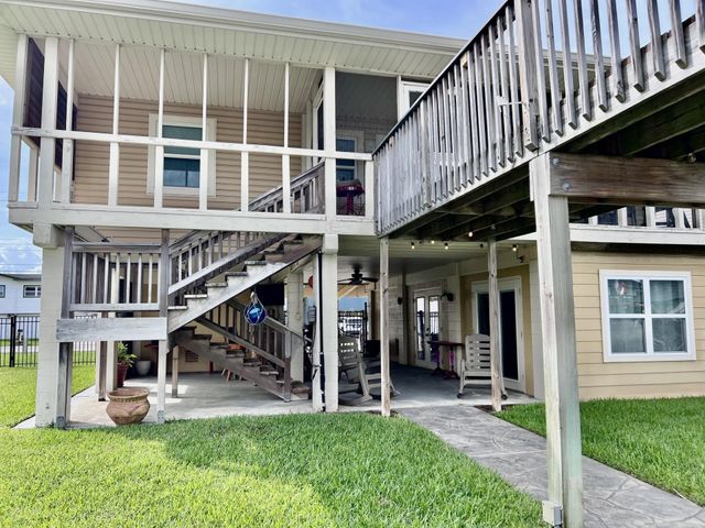550 Pompano Street, Bayou Vista, TX 77563