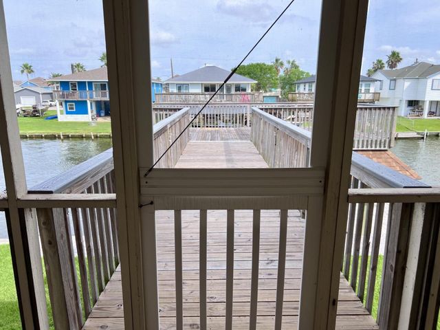 550 Pompano Street, Bayou Vista, TX 77563