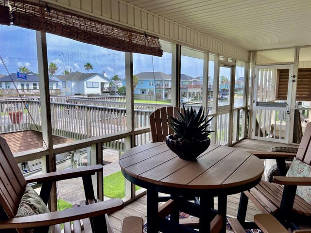 550 Pompano Street, Bayou Vista, TX 77563