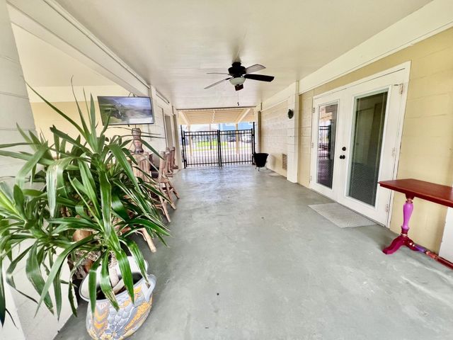550 Pompano Street, Bayou Vista, TX 77563