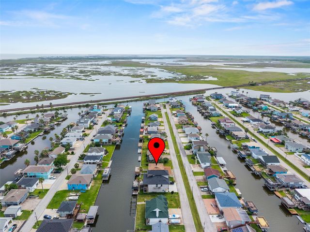 550 Pompano Street, Bayou Vista, TX 77563