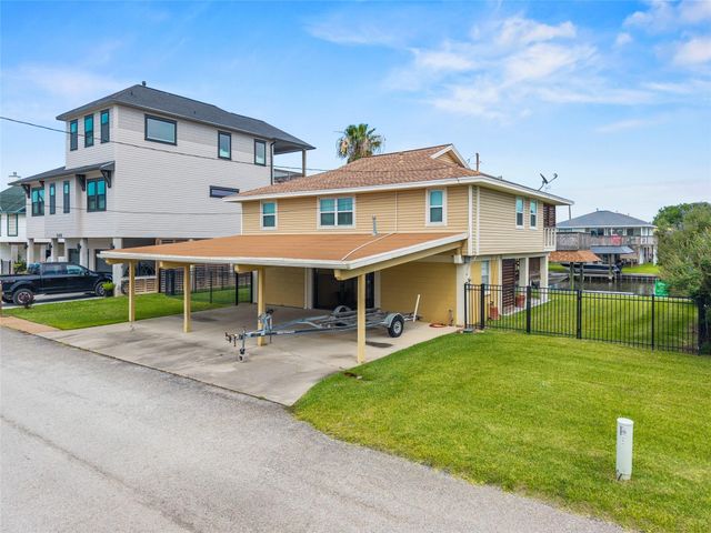 550 Pompano Street, Bayou Vista, TX 77563