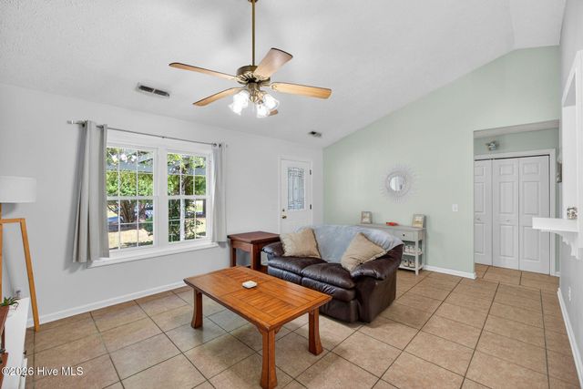 315 Tangle Oaks Court SE, Belville, NC 28451