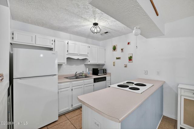 315 Tangle Oaks Court SE, Belville, NC 28451