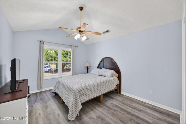 315 Tangle Oaks Court SE, Belville, NC 28451