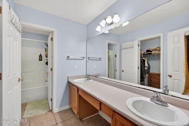 315 Tangle Oaks Court SE, Belville, NC 28451