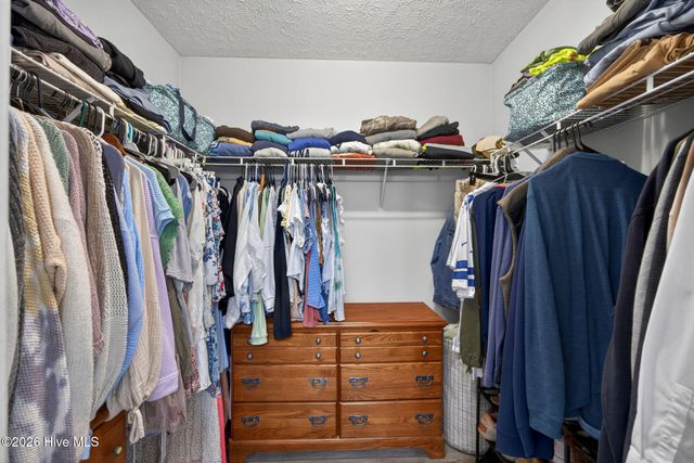 315 Tangle Oaks Court SE, Belville, NC 28451