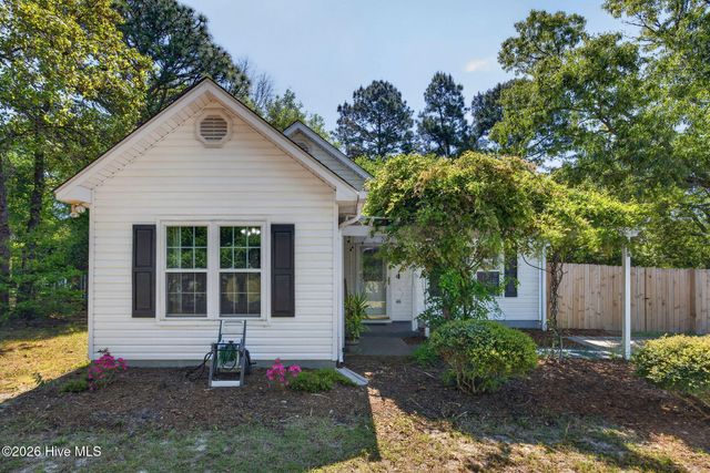 315 Tangle Oaks Court SE, Belville, NC 28451