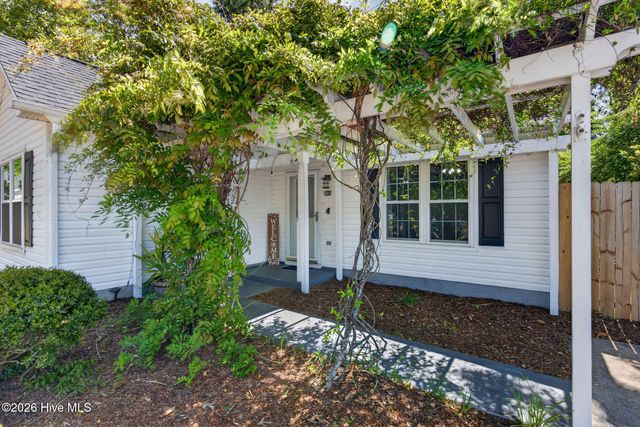315 Tangle Oaks Court SE, Belville, NC 28451