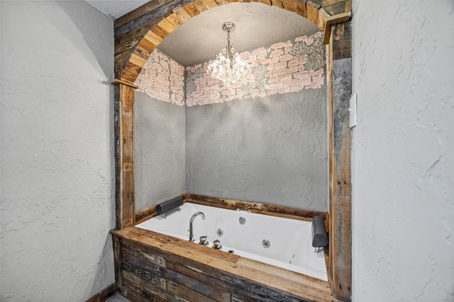 577 County Road 138 E, Jasper, TX 75951