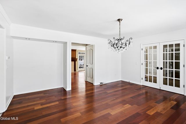 6 Beacon Hill Drive, Saratoga Springs, NY 12866