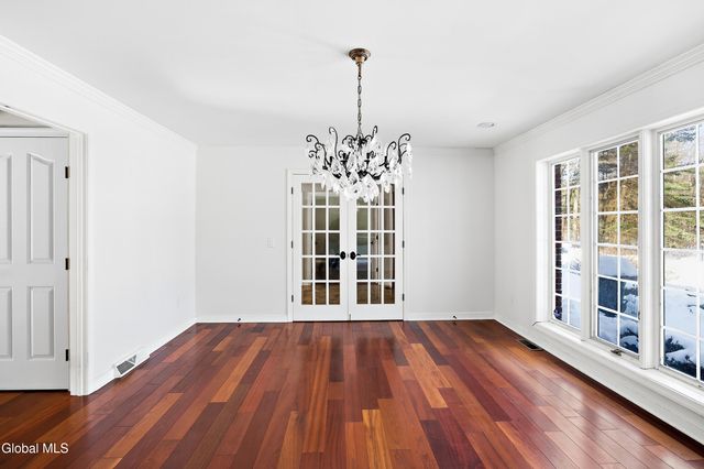 6 Beacon Hill Drive, Saratoga Springs, NY 12866