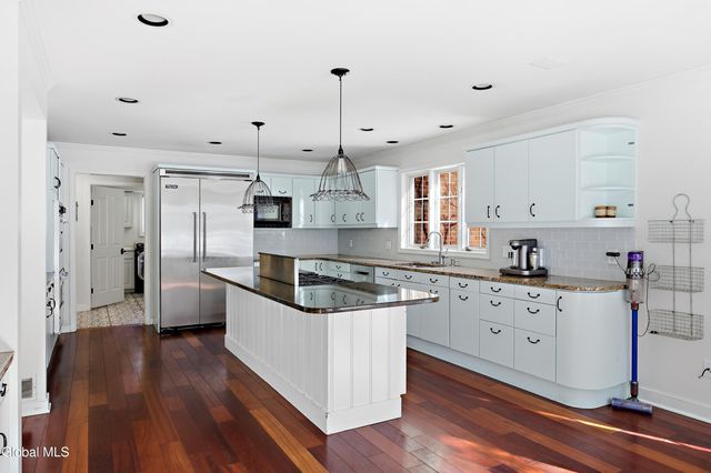 6 Beacon Hill Drive, Saratoga Springs, NY 12866