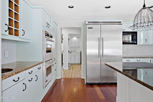 6 Beacon Hill Drive, Saratoga Springs, NY 12866