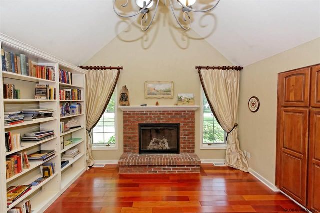 6 Beacon Hill Drive, Saratoga Springs, NY 12866