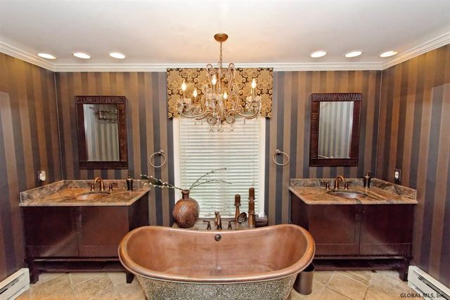 6 Beacon Hill Drive, Saratoga Springs, NY 12866