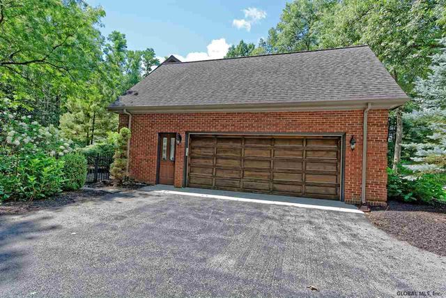 6 Beacon Hill Drive, Saratoga Springs, NY 12866