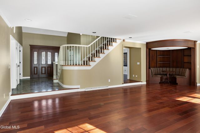 6 Beacon Hill Drive, Saratoga Springs, NY 12866