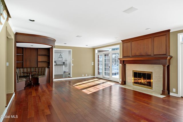 6 Beacon Hill Drive, Saratoga Springs, NY 12866