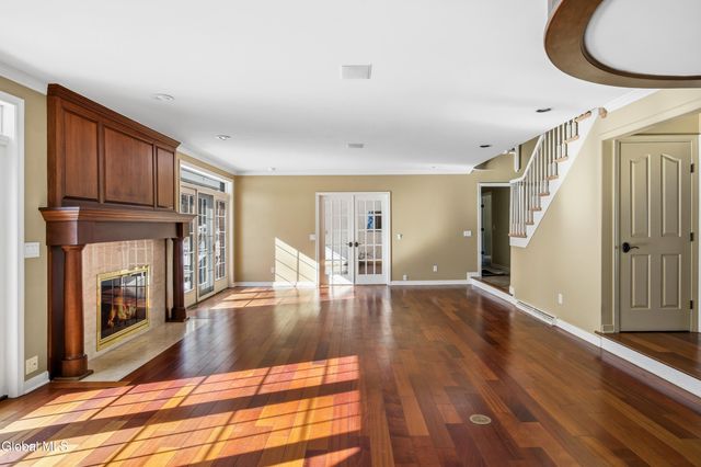 6 Beacon Hill Drive, Saratoga Springs, NY 12866