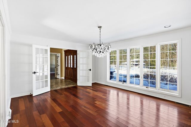 6 Beacon Hill Drive, Saratoga Springs, NY 12866