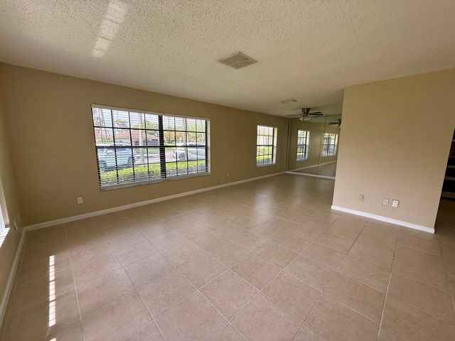 1611 Laurel Leaf Lane B, Fort Pierce, FL 34950