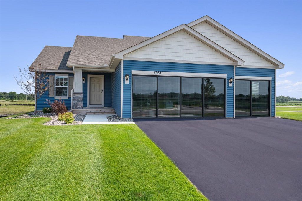 8963 Joliet Avenue S, Cottage Grove, MN 55016