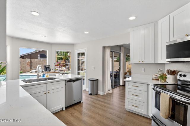 4314 E AMBERWOOD Drive, Phoenix, AZ 85048