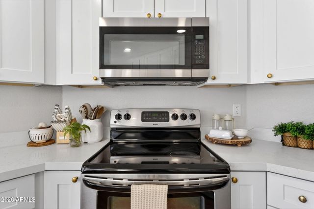 4314 E AMBERWOOD Drive, Phoenix, AZ 85048