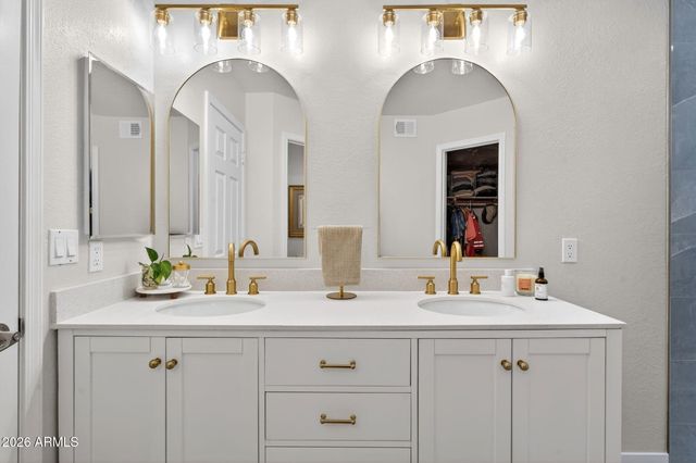 4314 E AMBERWOOD Drive, Phoenix, AZ 85048