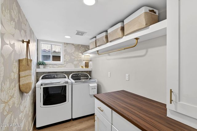 4314 E AMBERWOOD Drive, Phoenix, AZ 85048