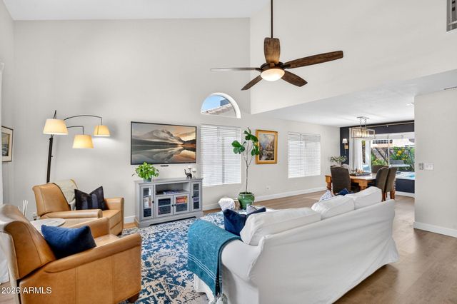 4314 E AMBERWOOD Drive, Phoenix, AZ 85048