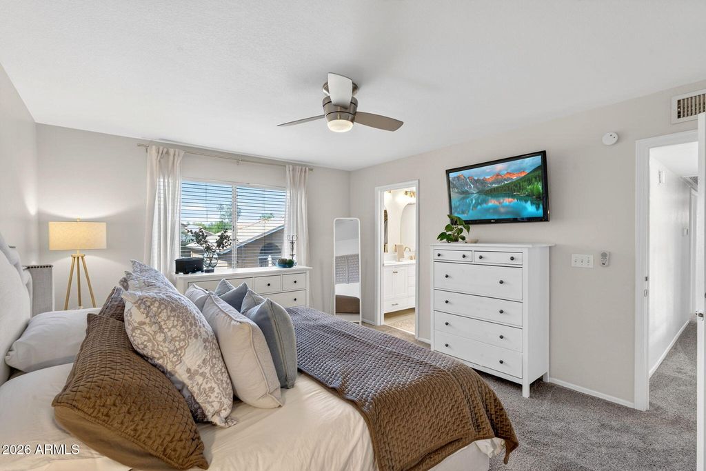 Image 26 of property listing at 4314 E AMBERWOOD Drive, Phoenix, AZ 85048