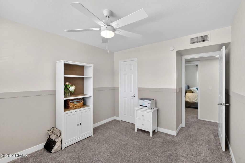 Image 31 of property listing at 4314 E AMBERWOOD Drive, Phoenix, AZ 85048