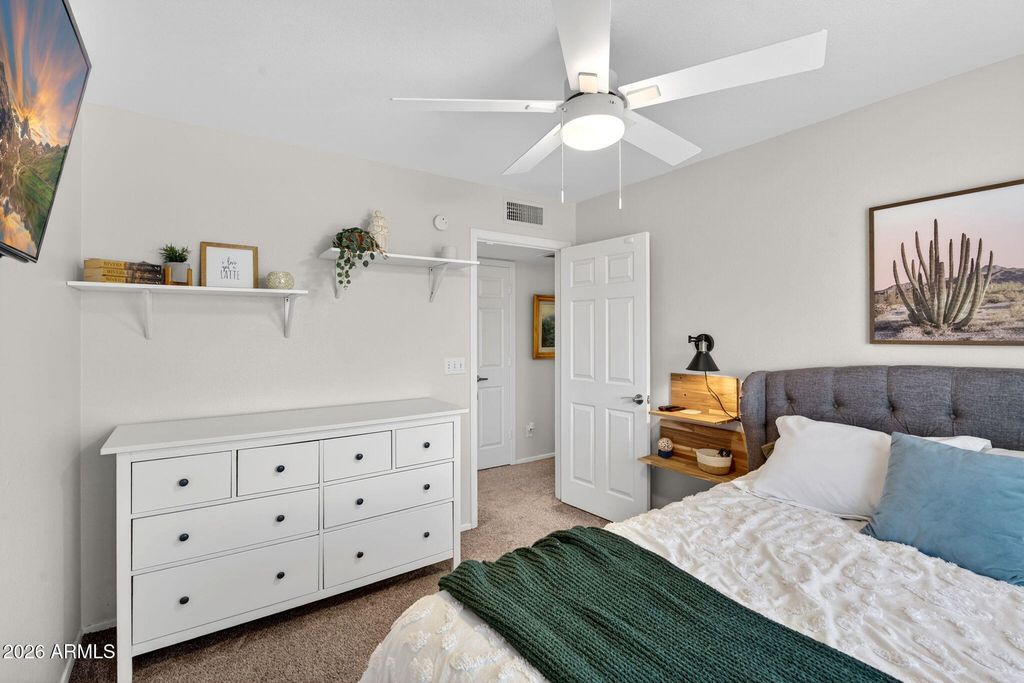Image 35 of property listing at 4314 E AMBERWOOD Drive, Phoenix, AZ 85048
