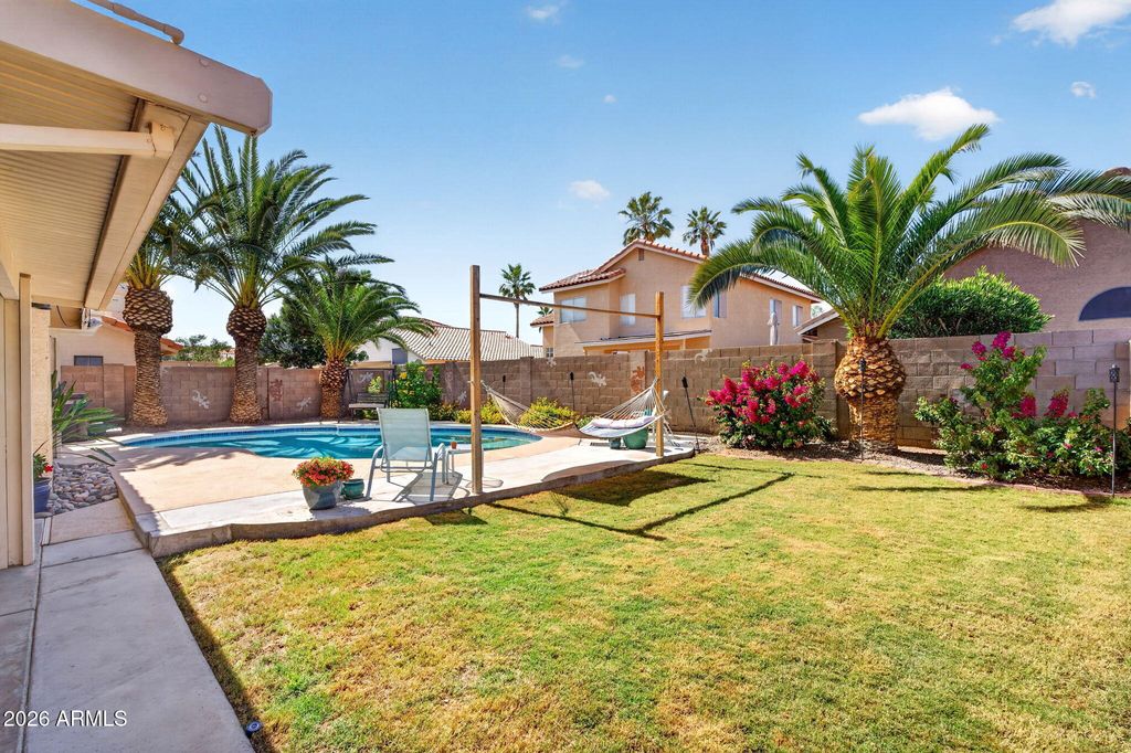 Image 42 of property listing at 4314 E AMBERWOOD Drive, Phoenix, AZ 85048