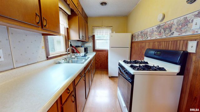 6514 W LAMOINE Street, Peoria, IL 61604