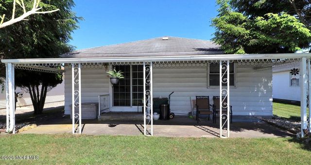 9 Bolans Court, Toms River, NJ 08757