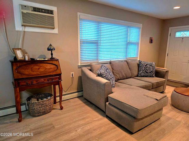 9 Bolans Court, Toms River, NJ 08757