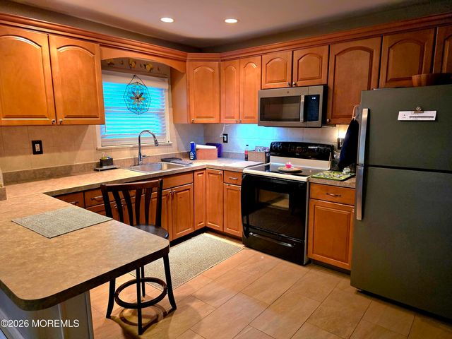 9 Bolans Court, Toms River, NJ 08757