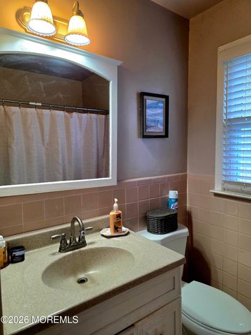 9 Bolans Court, Toms River, NJ 08757