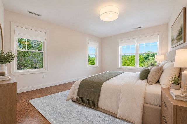 4 Weld St, Boston, MA 02131